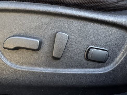 Used 2020 Nissan Rogue SV image 31