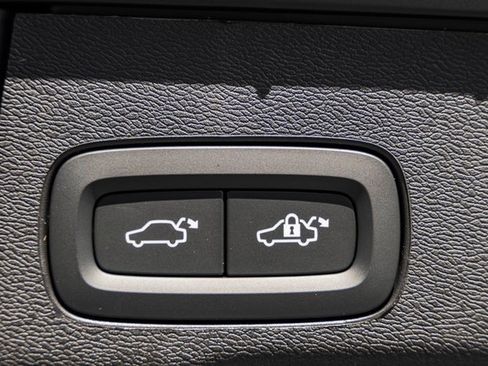 New 2026 Volvo XC60 B5 Ultra w/ Climate Package image 10