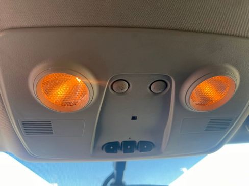 Used 2010 Chevrolet Traverse LT w/ Personal Connectivity Package image 19