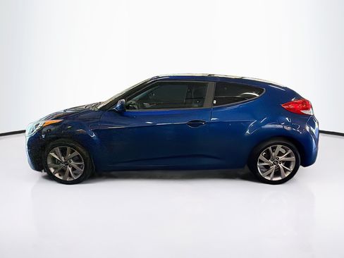 Used 2017 Hyundai Veloster FWD image 4