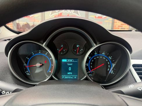 Used 2016 Chevrolet Cruze LT image 13