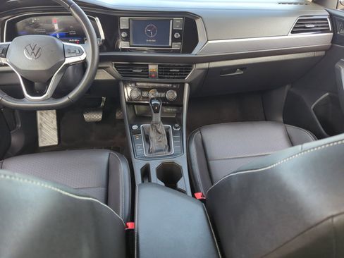 Certified 2024 Volkswagen Jetta SE image 19