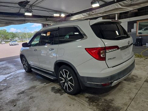 Used 2020 Honda Pilot Touring image 2