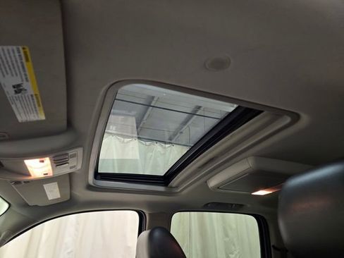 Used 2013 GMC Yukon XL SLT w/ Regional Value Package image 16