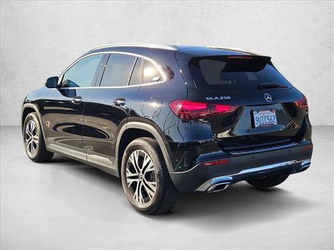 Certified 2025 Mercedes-Benz GLA 250 image 8