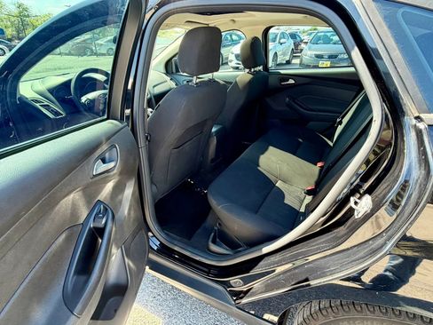 Used 2016 Ford Focus SE image 16