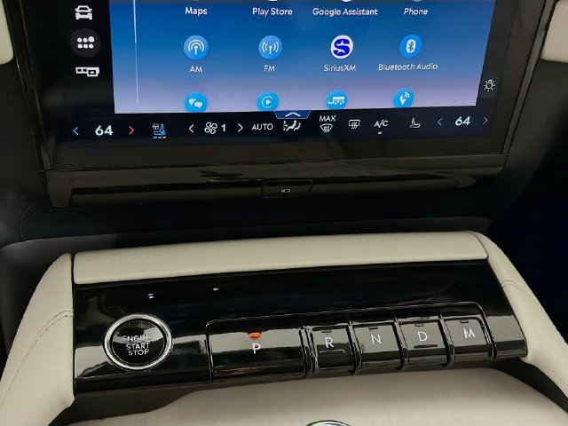 New 2026 Lincoln Navigator Premiere AWD/4WD image 16