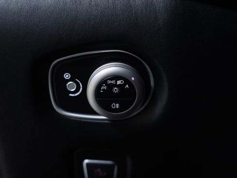 Used 2019 Aston Martin V8 Vantage Coupe RWD image 57