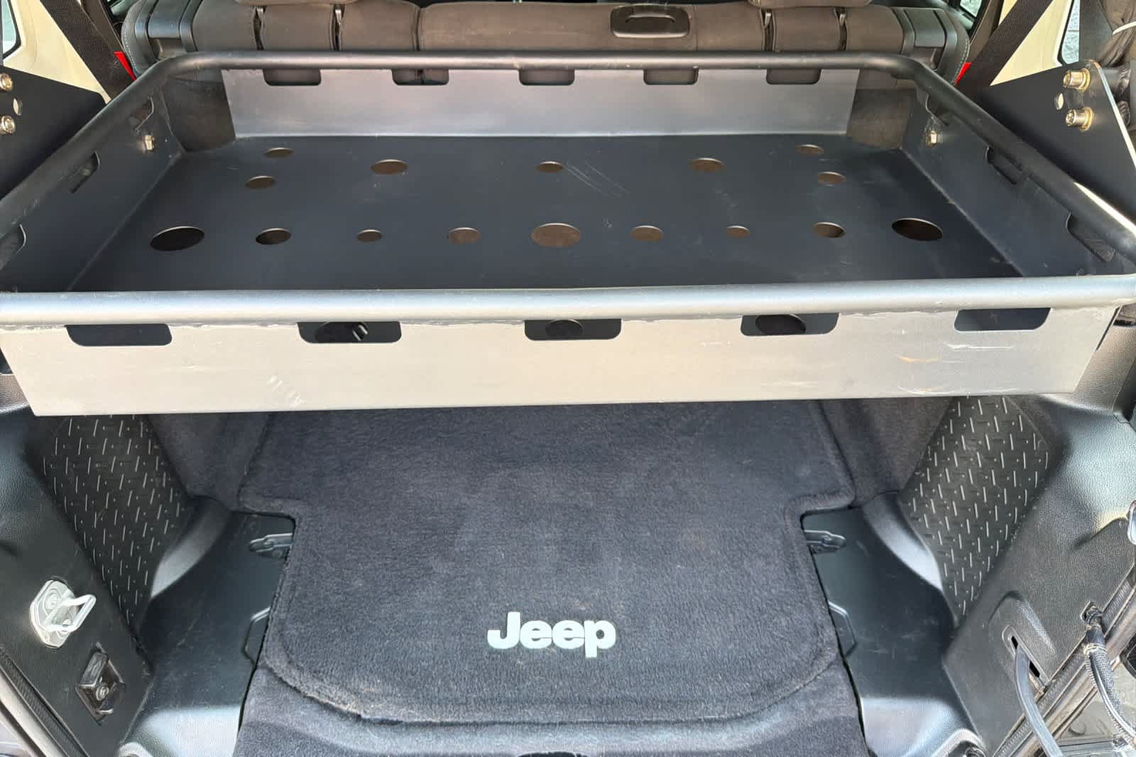 Used 2016 Jeep Wrangler Unlimited Sahara AWD/4WD image 17