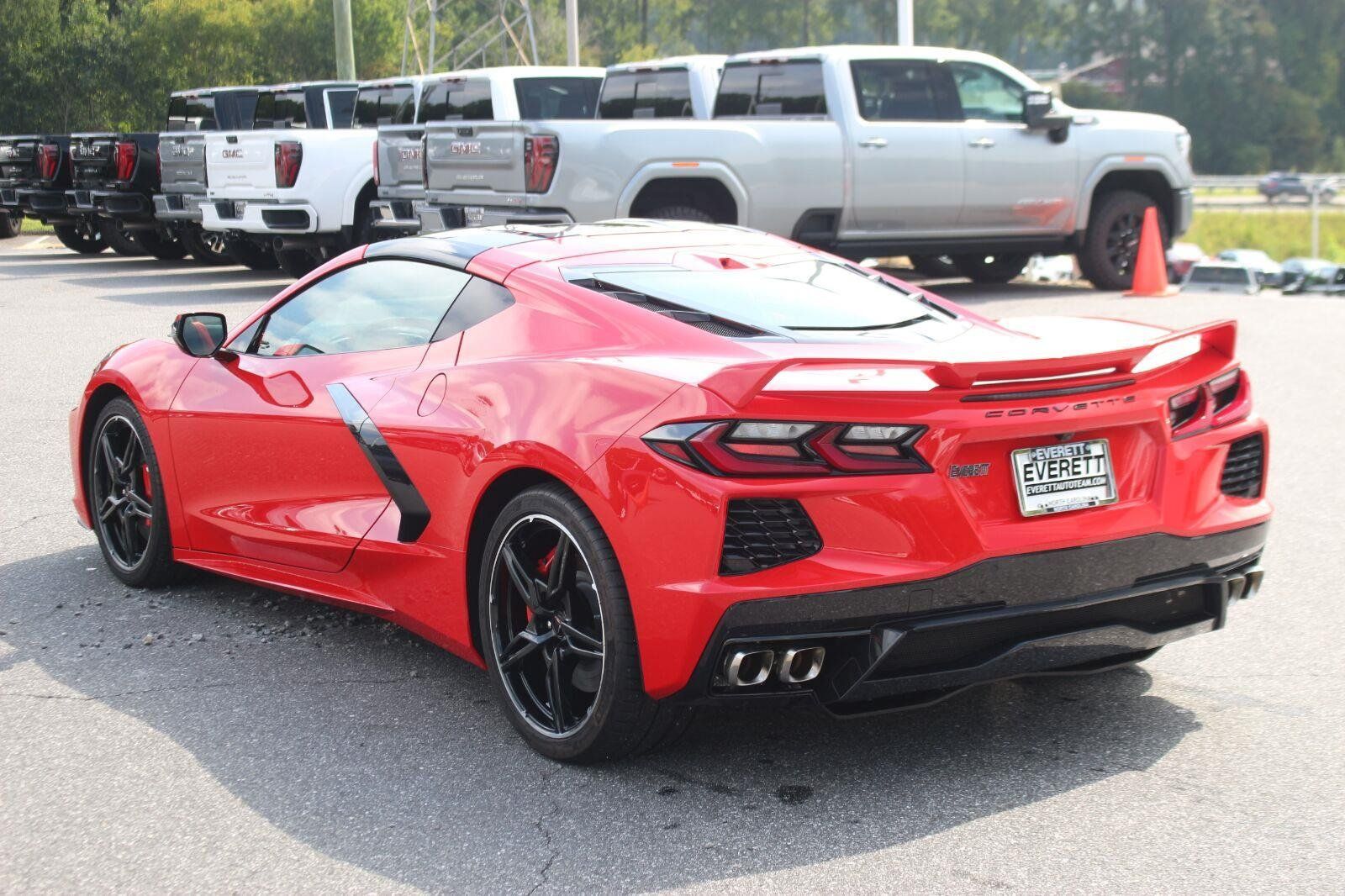 Used 2022 Chevrolet Corvette Stingray Premium Cpe w/ Z51 Performance Package RWD image 5