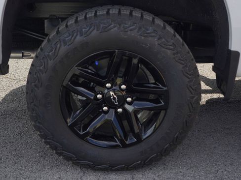 New 2026 Chevrolet Silverado 1500 Custom Trail Boss w/ LPO, Dark Essentials Package image 12