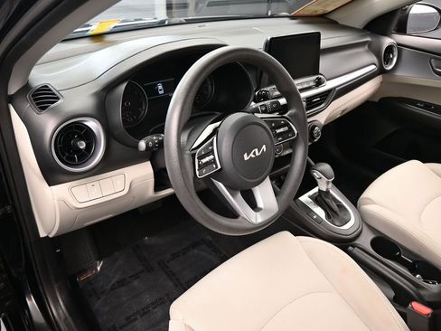 Used 2022 Kia Forte LXS w/ LXS Technology Package image 10