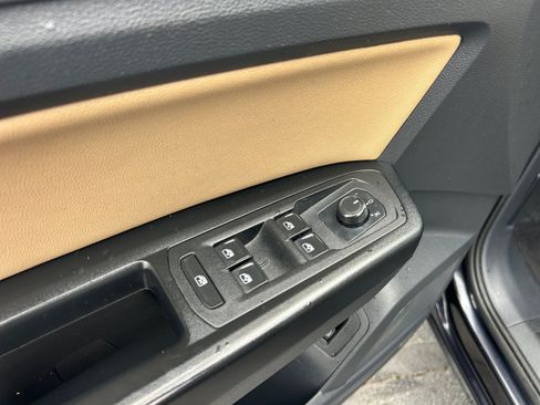 Used 2020 Volkswagen Atlas Cross Sport SE FWD image 13