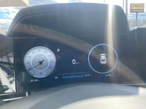 Used 2025 Hyundai Elantra Limited image 40