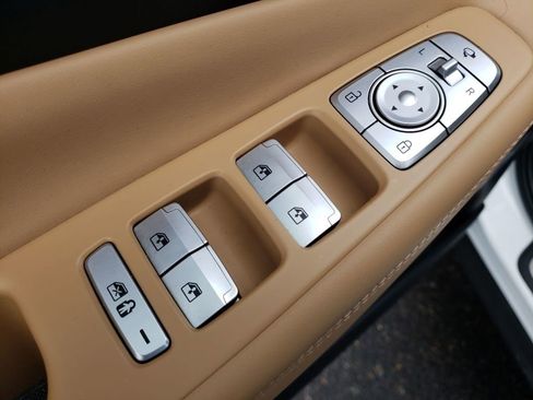 Used 2022 Hyundai Santa Fe Calligraphy image 18