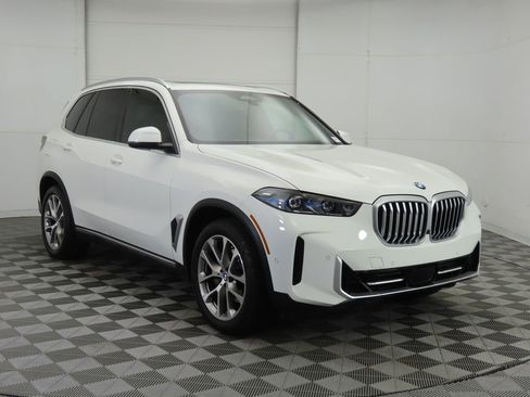 Certified 2024 BMW X5 xDrive40i w/ Premium Package image 3