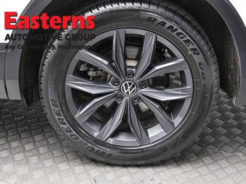 Used 2024 Volkswagen Tiguan SE FWD image 8