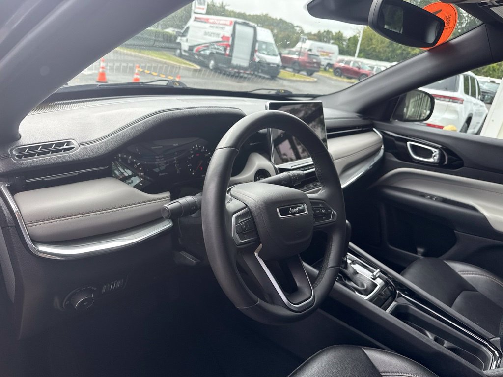 Used 2024 Jeep Compass Limited AWD/4WD image 12