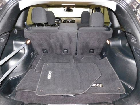 Used 2016 Jeep Cherokee 75th Anniversary image 17