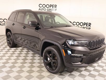 Used 2023 Jeep Grand Cherokee Limited w/ Black Appearance Package
