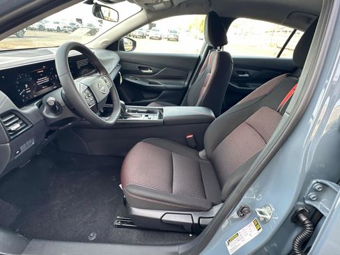 New 2026 Nissan Sentra SR w/ Floor Mat Package FWD image 22