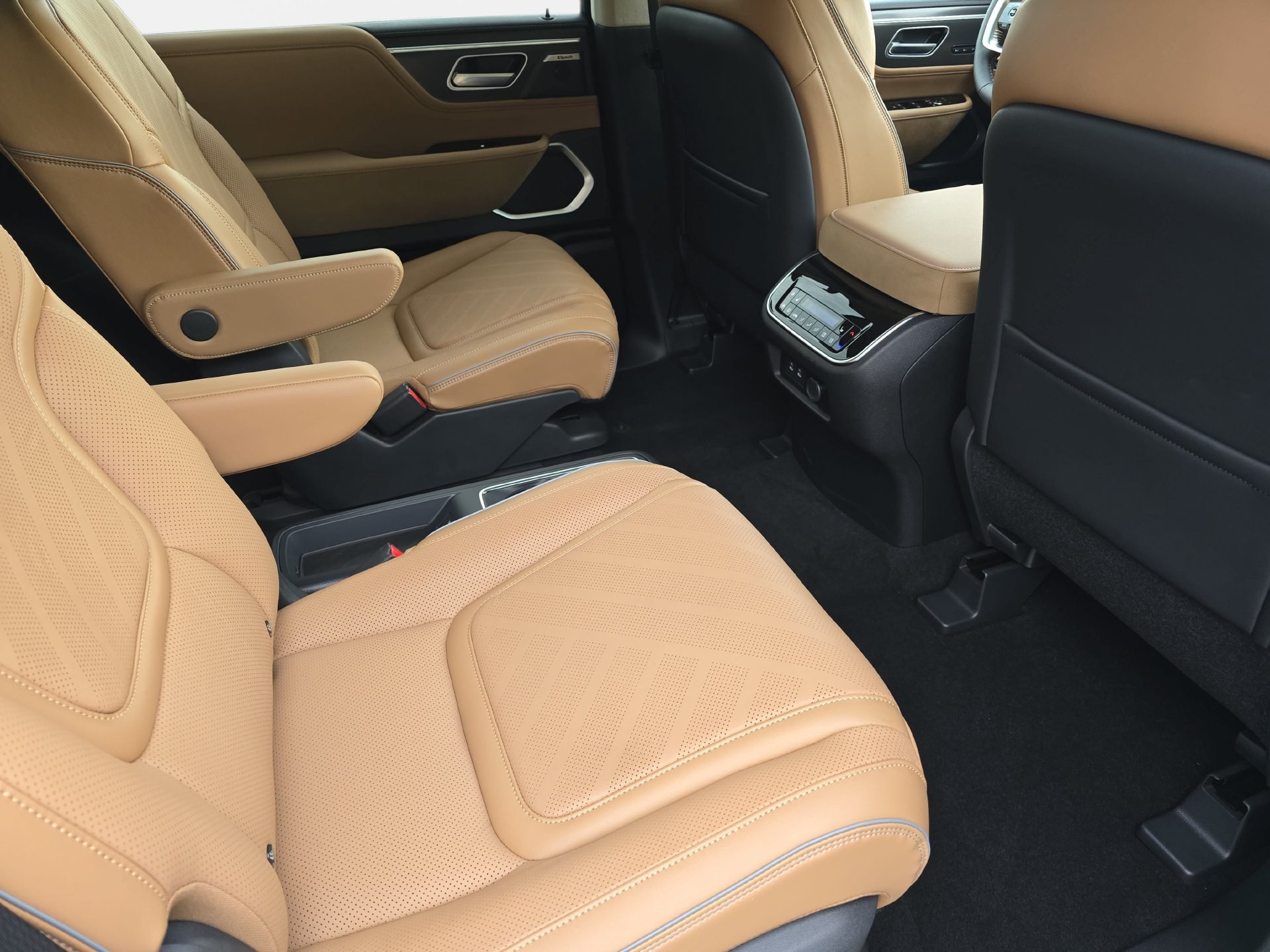 New 2027 INFINITI QX80 Luxe AWD/4WD image 11