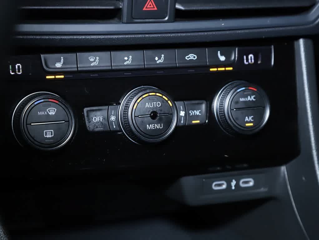Used 2024 Volkswagen Jetta SE FWD image 26
