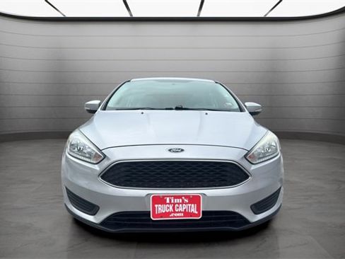 Used 2016 Ford Focus SE w/ SE Cold Weather Package image 6