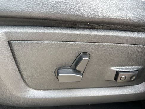 Used 2018 RAM 2500 Big Horn w/ Sport Appearance Group image 12