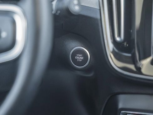 Certified 2025 Volvo XC40 B5 Plus image 24