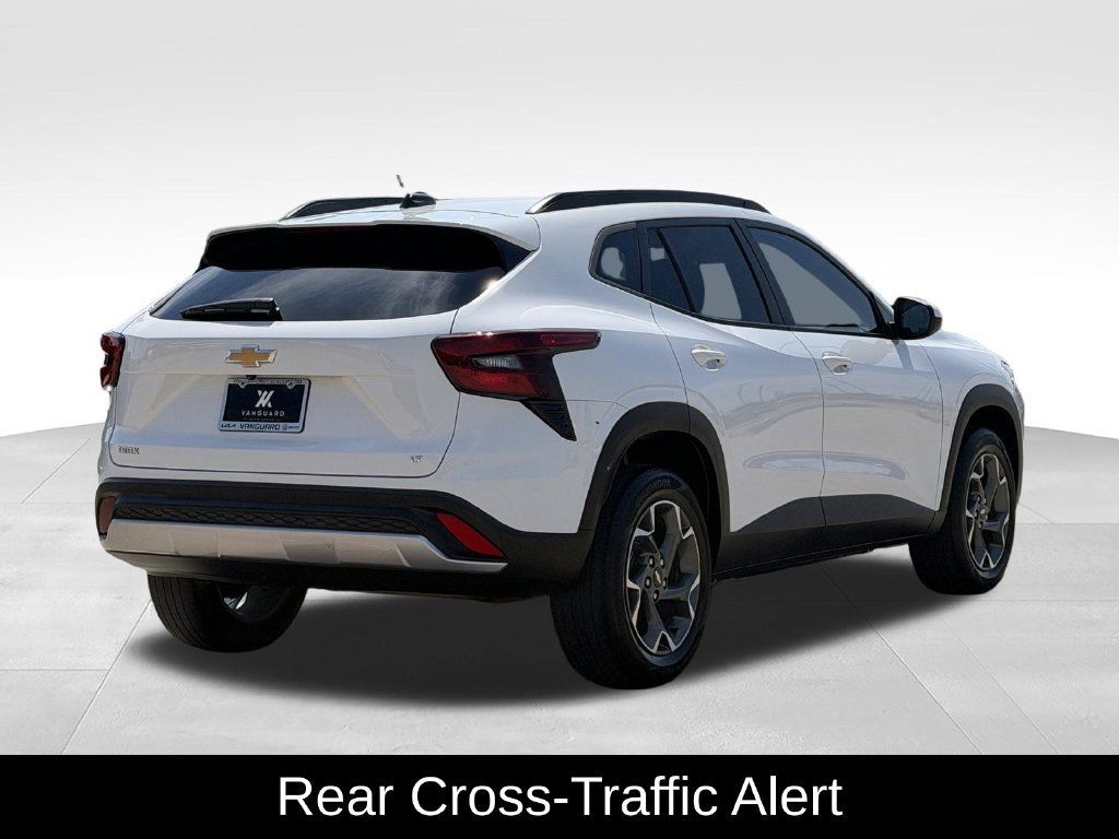 Used 2024 Chevrolet Trax LT w/ Driver Confidence Package FWD image 10