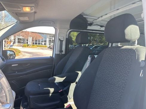 Used 2022 Mercedes-Benz Metris image 12
