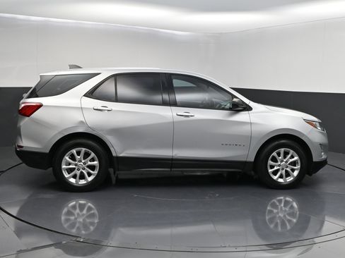 Used 2018 Chevrolet Equinox LS FWD image 8
