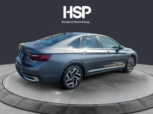 Used 2024 Volkswagen Jetta SEL image 5