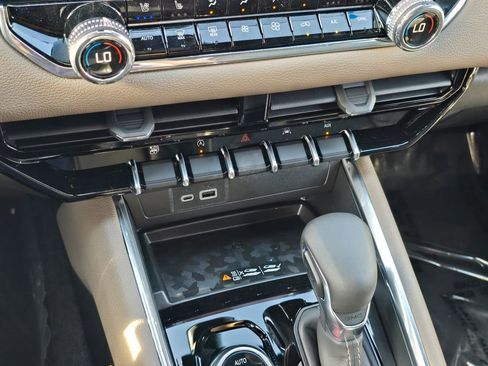 New 2026 GMC Canyon Denali AWD/4WD image 17