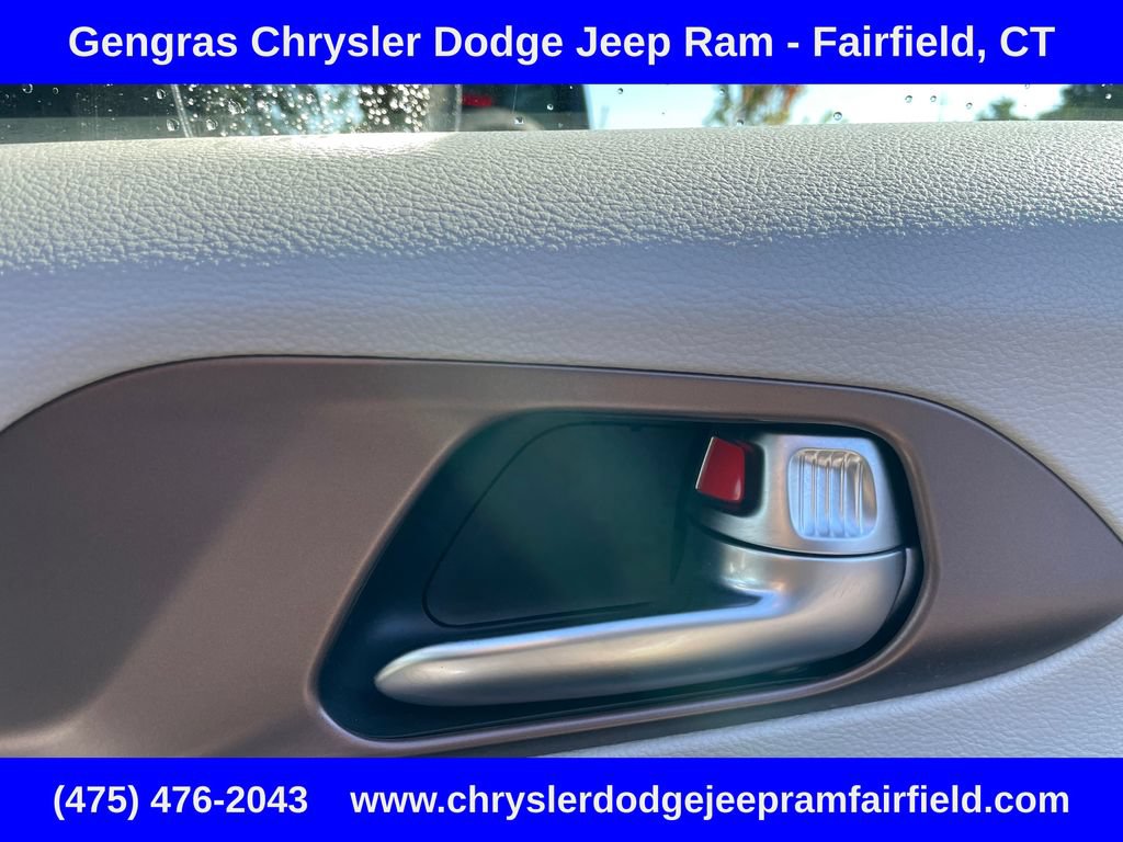 Certified 2023 Chrysler Voyager LX FWD image 16