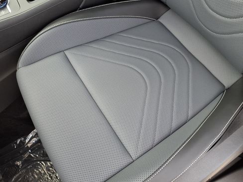 New 2026 Volkswagen Tiguan SE R-Line FWD image 12