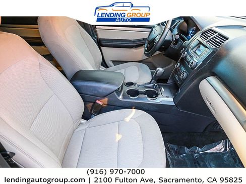 Used 2018 Ford Explorer XLT FWD image 15