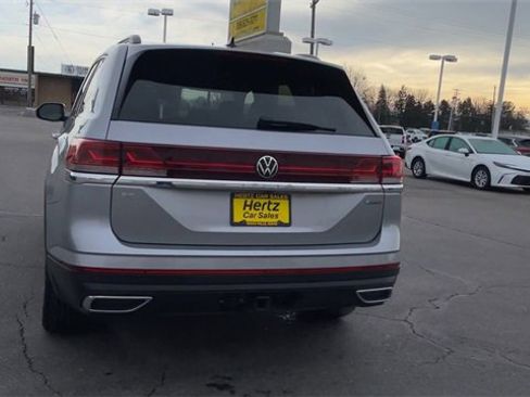 Used 2025 Volkswagen Atlas SE image 8