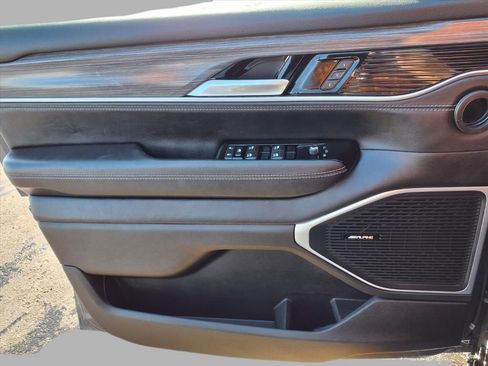 Used 2024 Jeep Wagoneer L Series II w/ Flexible Seating Group image 16