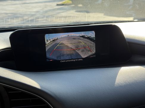 Used 2020 MAZDA MAZDA3 Hatchback image 23