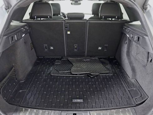 Used 2019 Jaguar F-PACE Premium image 36