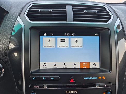 Used 2017 Ford Explorer Limited w/ Equipment Group 301A FWD image 35