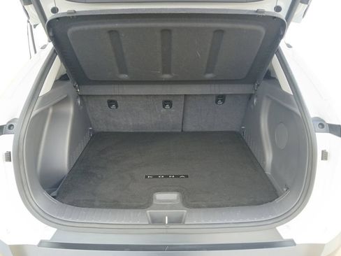 Used 2024 Hyundai Kona Limited FWD image 11