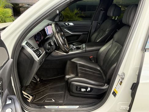 Used 2020 BMW X7 M50i w/ Executive Package image 13