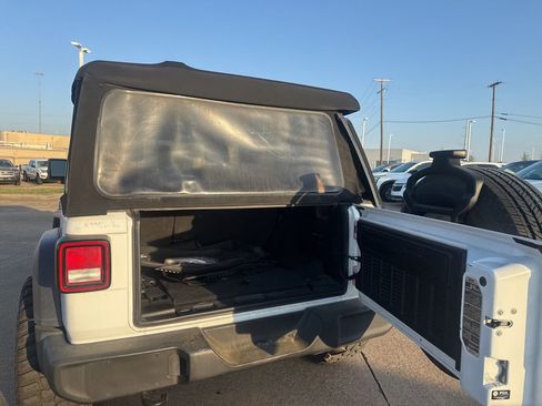 Used 2021 Jeep Wrangler Unlimited Sport image 29