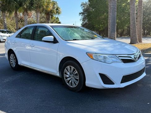 Used 2012 Toyota Camry LE image 7