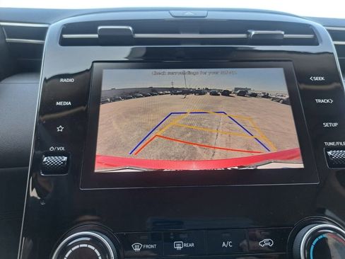 Used 2023 Hyundai Tucson SE image 12