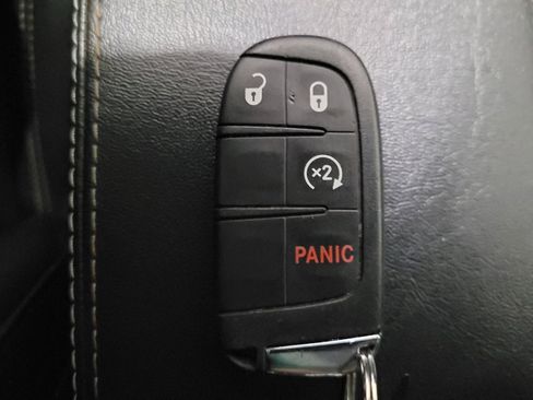 Used 2019 Jeep Compass Latitude w/ Cold Weather Group AWD/4WD image 32