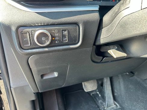 Used 2020 Ford Explorer XLT w/ Equipment Group 202A AWD/4WD image 30